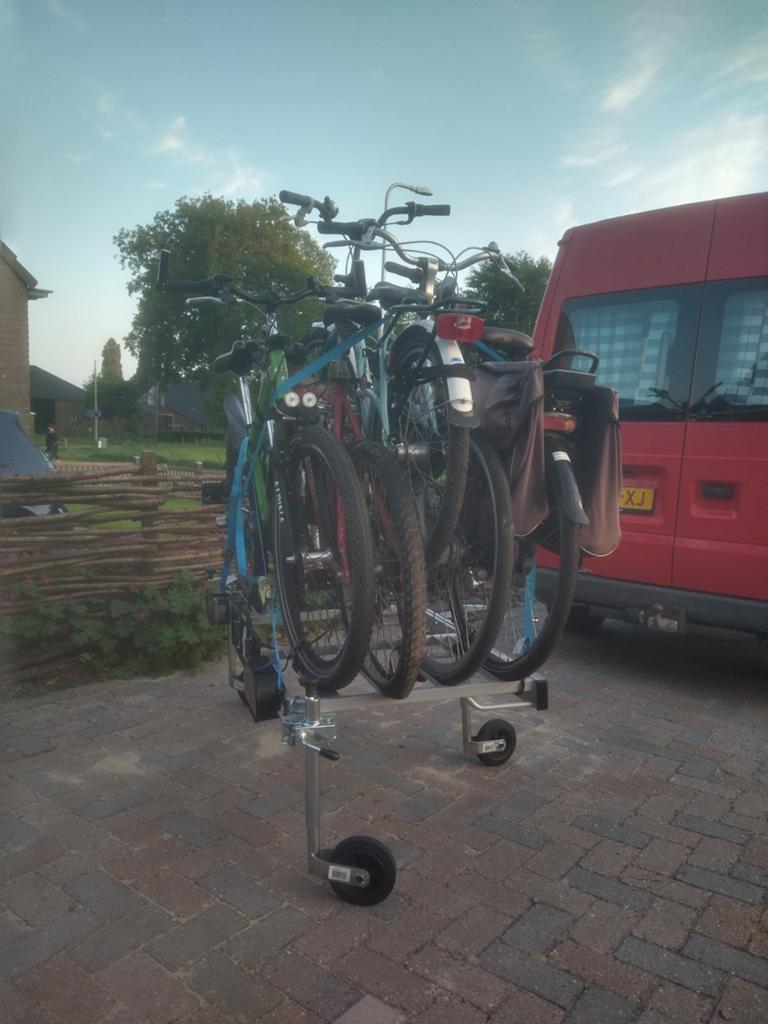 Fietsendrager voor 4 fietsen, snelkoppel systeem, Ophalen, Trekhaakdrager