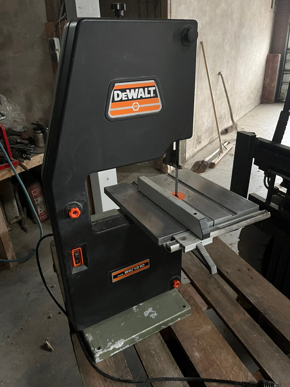 Dewalt lintzaag bs/1310, Ophalen, Minder dan 600 watt, Lintzaag, 70 mm of meer