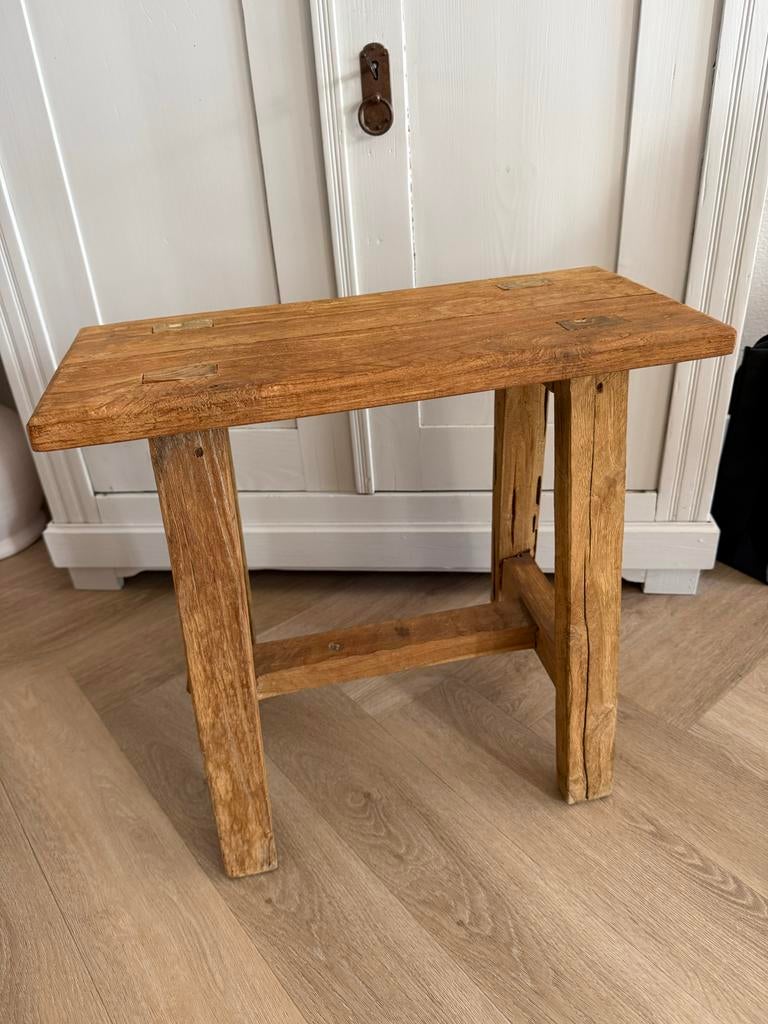 Stoere oude houten kruk / bijzettafel, Huis en Inrichting, Krukjes, Ophalen, Gebruikt, Hout