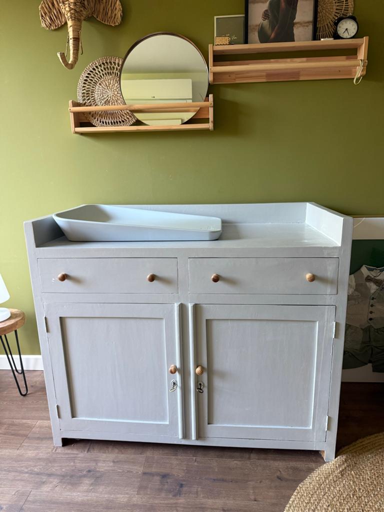 Vintage Commode - Ruim, Lichtgrijs met Opstaande Rand, Ophalen, Gebruikt, 50 tot 70 cm, 100 cm of meer