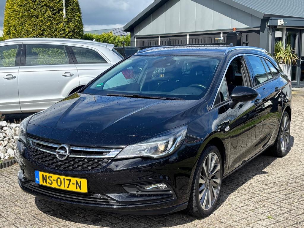 Opel Astra Sports Tourer 1.4 Innovation Zwart 2017 Trekhaak, Auto's, Gebruikt, Euro 6, 4 cilinders, 150 pk