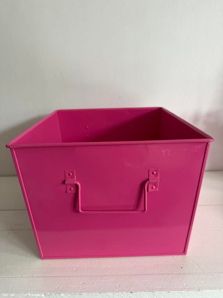 Roze metalen opbergbak met handvatten, Ophalen, Gebruikt, Metaal