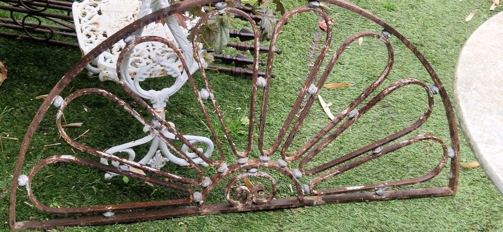 Vintage industriëel smeedijzeren deurboog /rooster(brocante), Ophalen, Gebruikt