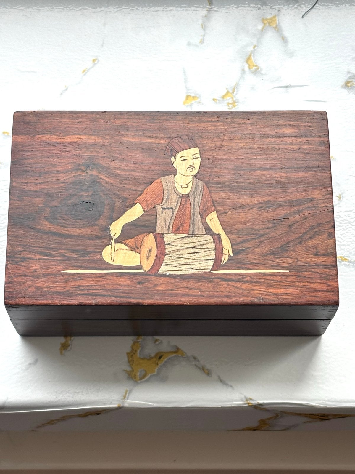 Houten doosje met inlegwerk van muzikant, Antiek en Kunst, Ophalen of Verzenden