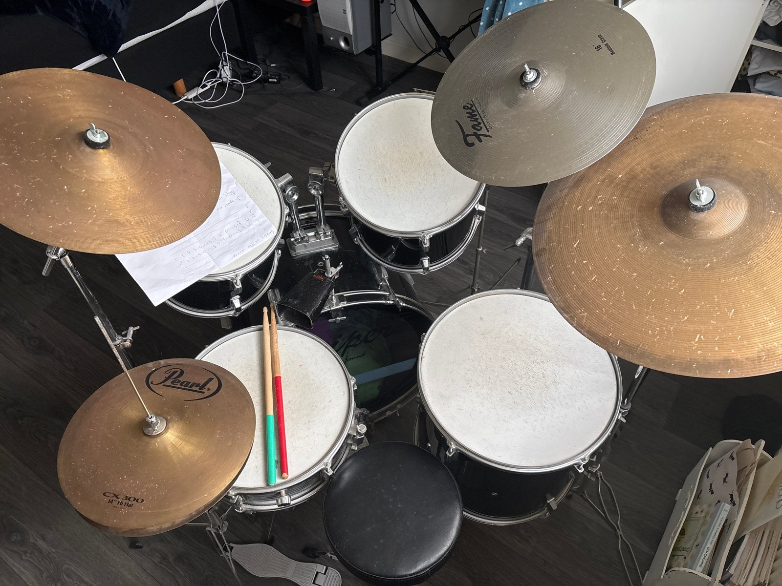 Foto 3 van Beginners drumstel - Compleet en klaar om te spelen!