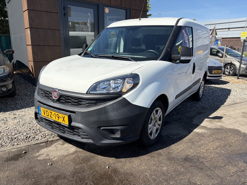 Fiat Doblò Cargo 1.6 MJ L1H1 ECO JET (bj 2020), Voorwielaandrijving, Gebruikt, 4 cilinders, Wit