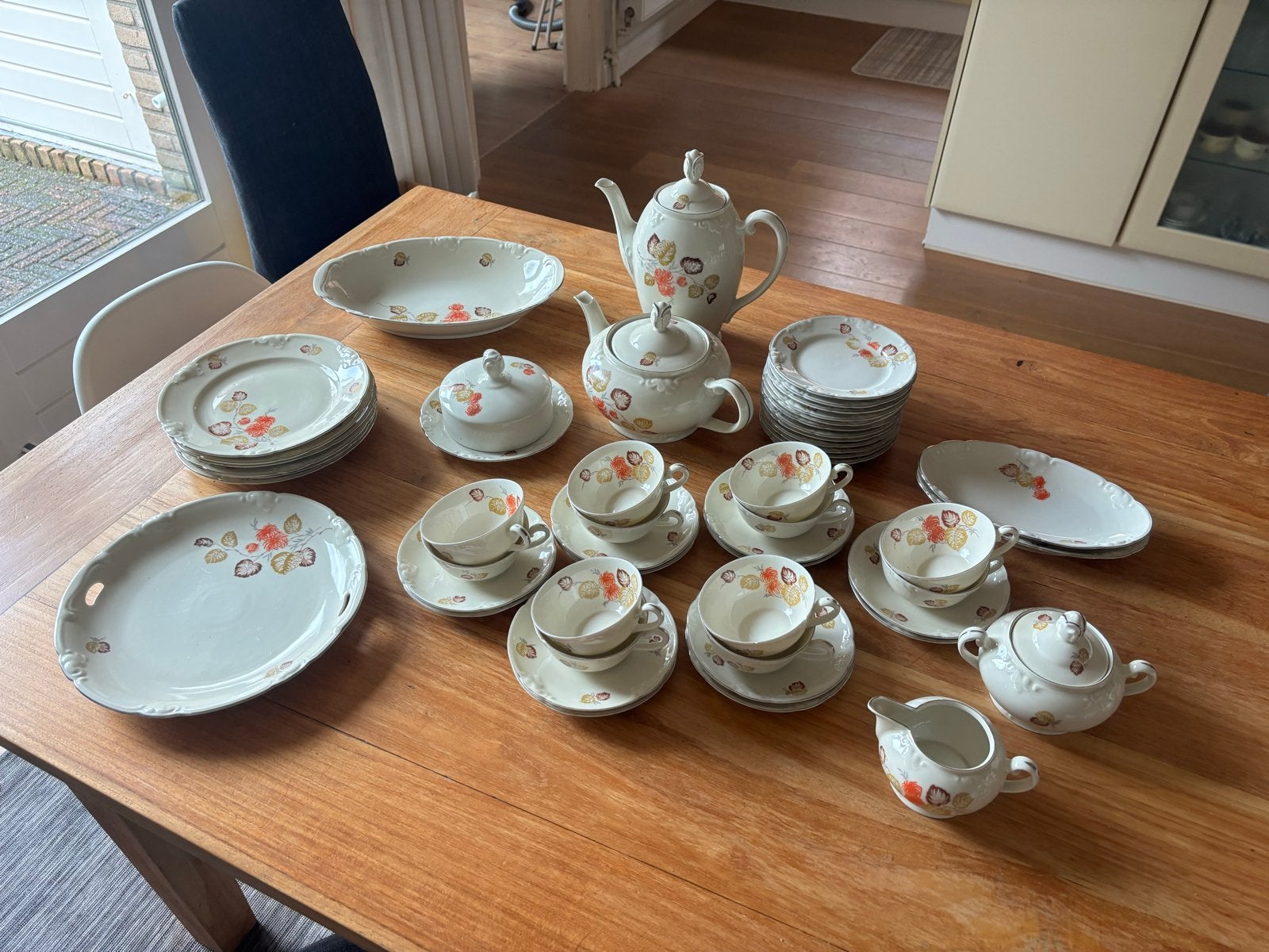 Vintage Cambridge Ivory Servies - Compleet Set, Ophalen