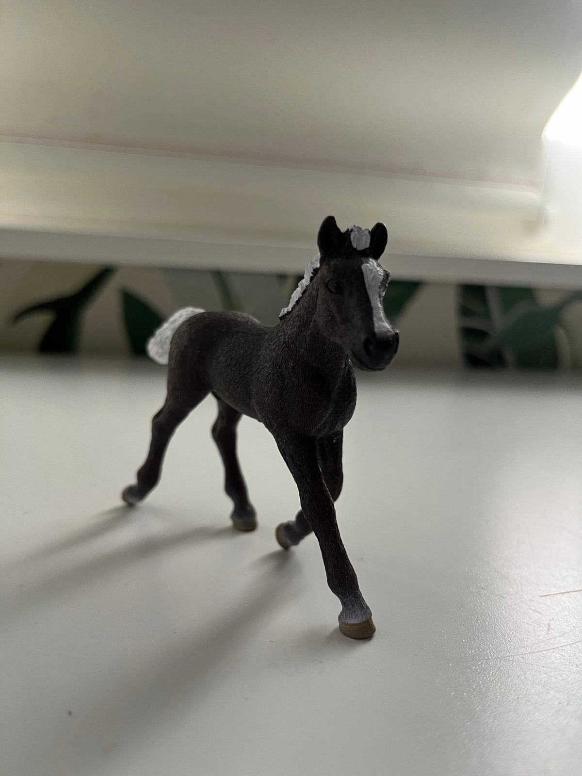 Schleich veulen (donkerbruin met witte manen en staart), Ophalen of Verzenden, Nieuw