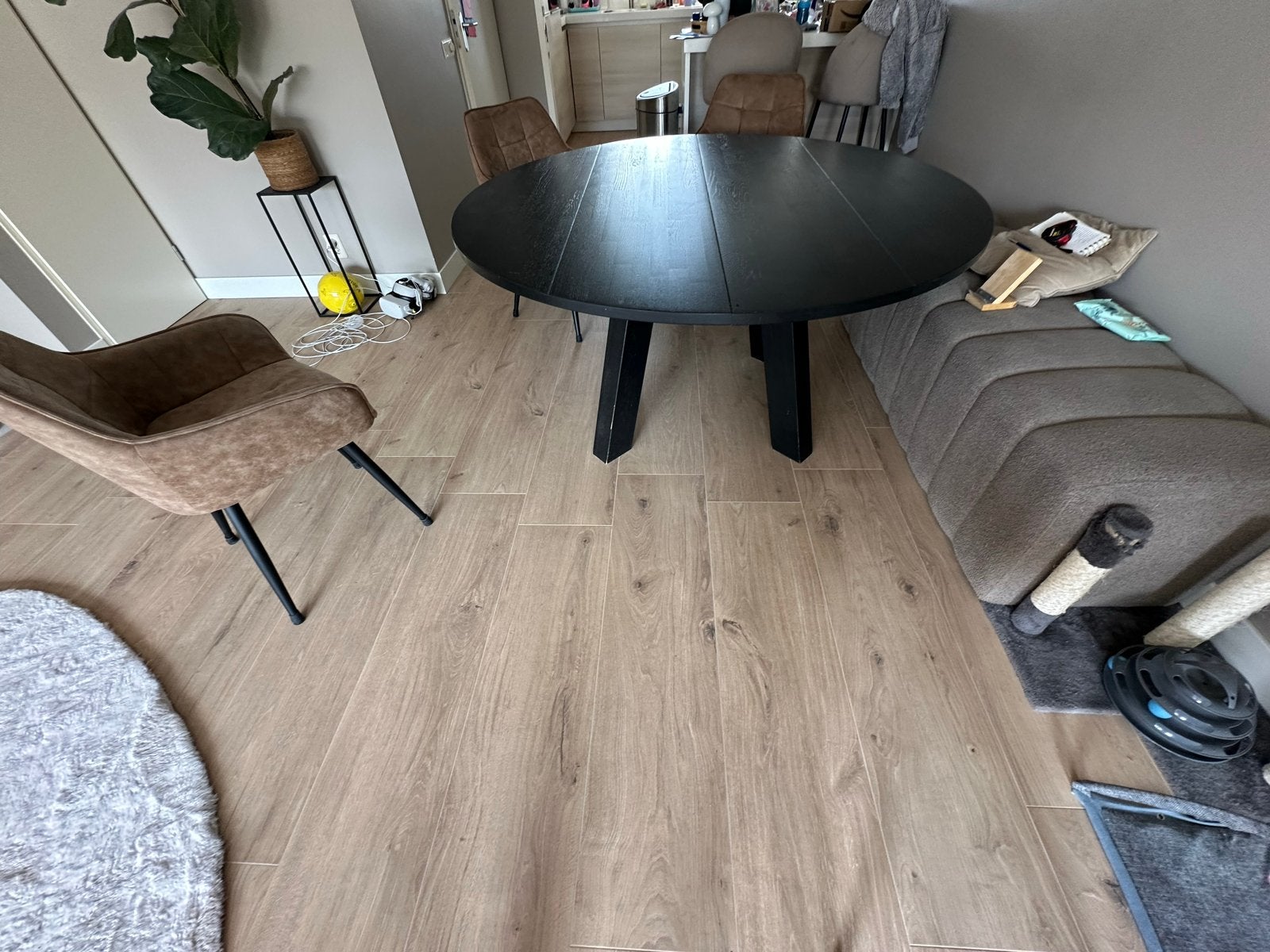 Woood Rhonda zwarte eikenhouten tafel met gebruikssporen, Ophalen, Gebruikt, 100 tot 150 cm, Vier personen