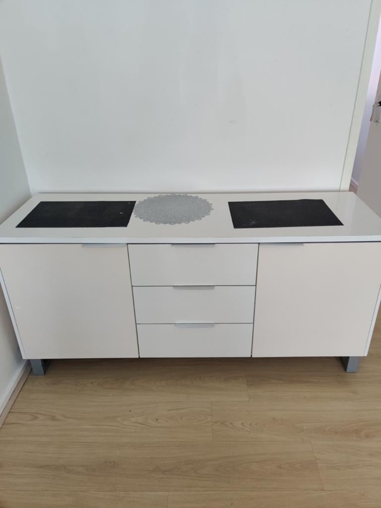 Beige dressoir kastje voor woonkamer - goede prijs!, Huis en Inrichting, Kasten | Dressoirs, Ophalen, Gebruikt, 25 tot 50 cm, Met deur(en)