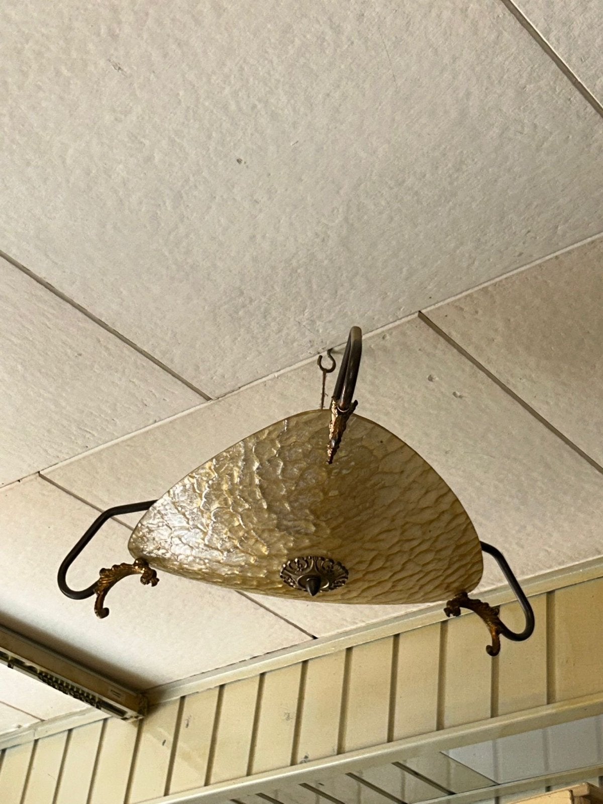 Vintage Plafondlamp met Gouden Details, Ophalen, Gebruikt, Glas