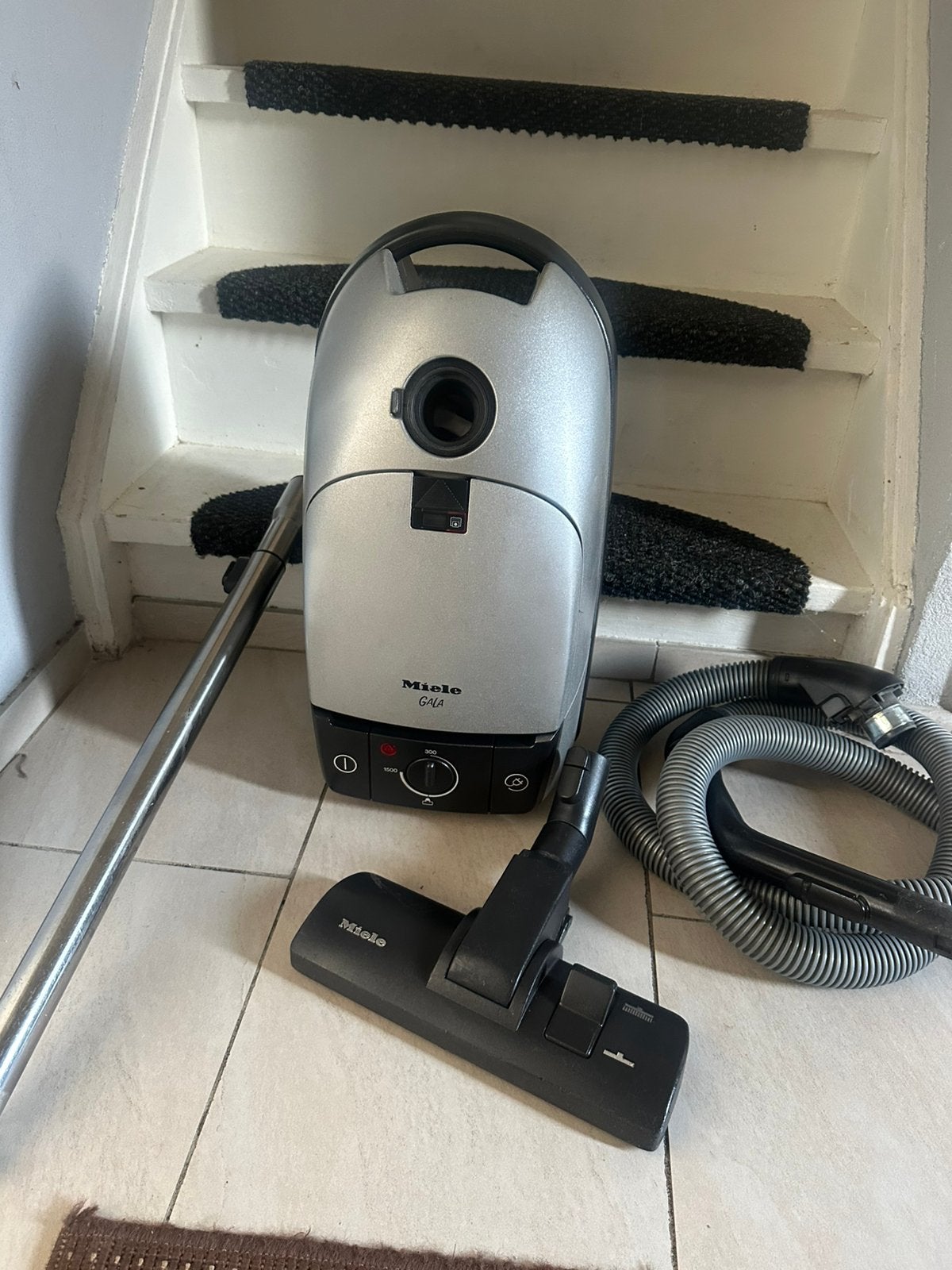 Te koop goede nette stofzuiger van Mielie 1500w, Ophalen of Verzenden, Nieuw