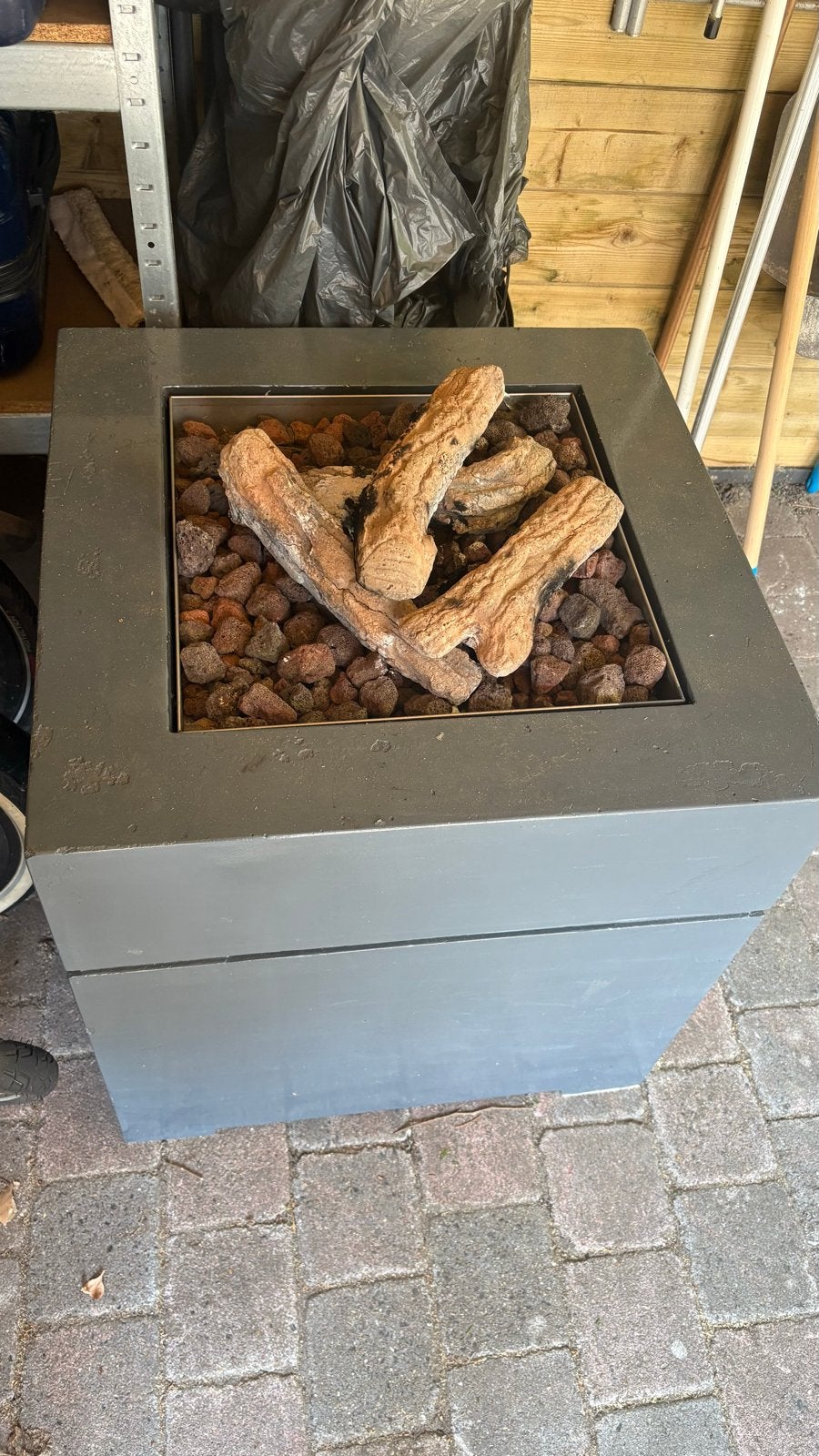 Moderne vuurkorf/vuurtafel met lavastenen, Ophalen of Verzenden, Gebruikt, Vuurkorf