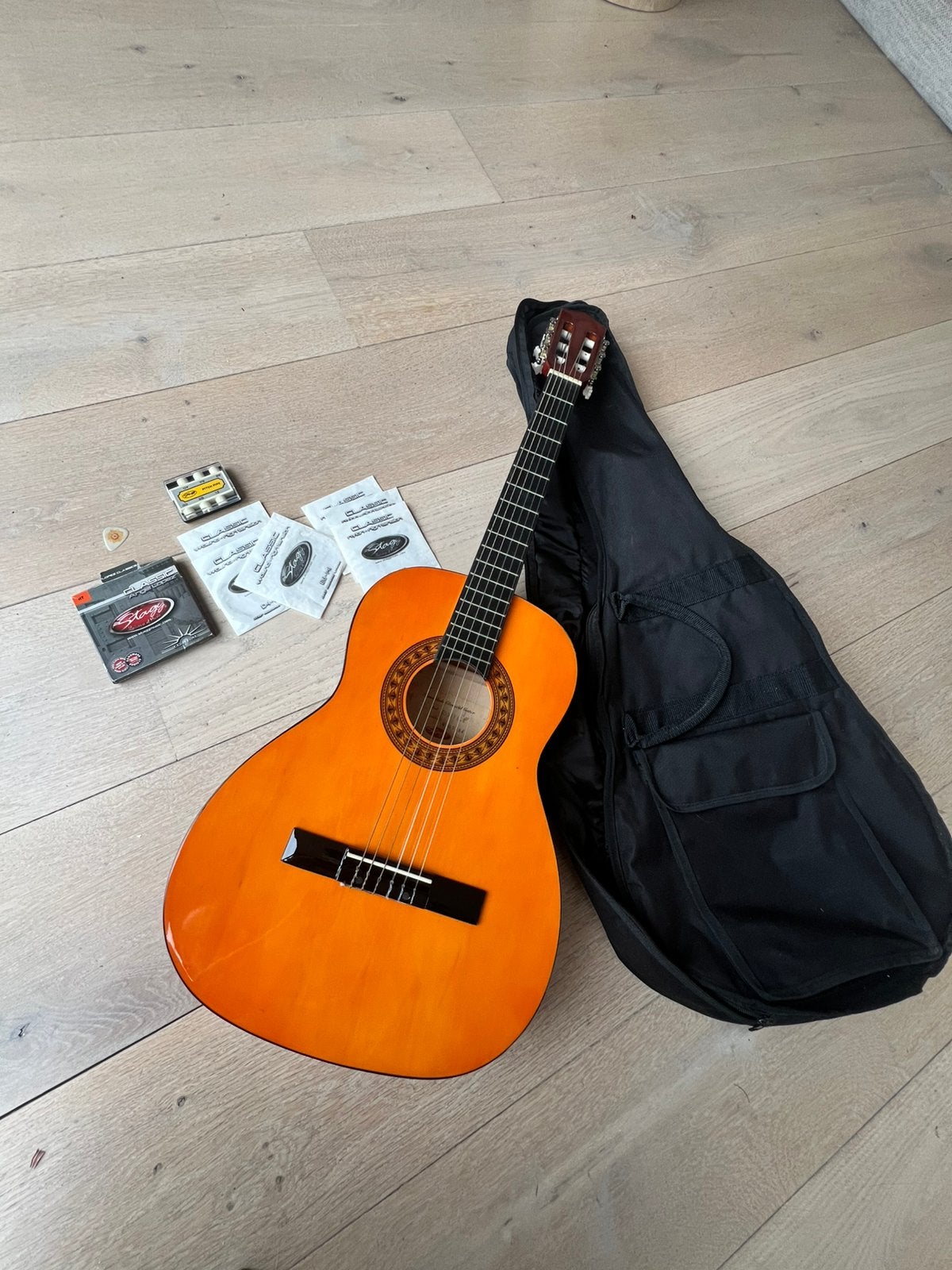De Stagg C530 3/4 formaat Linden klassieke gitaar, Muziek en Instrumenten, Snaarinstrumenten | Gitaren | Akoestisch, Ophalen of Verzenden