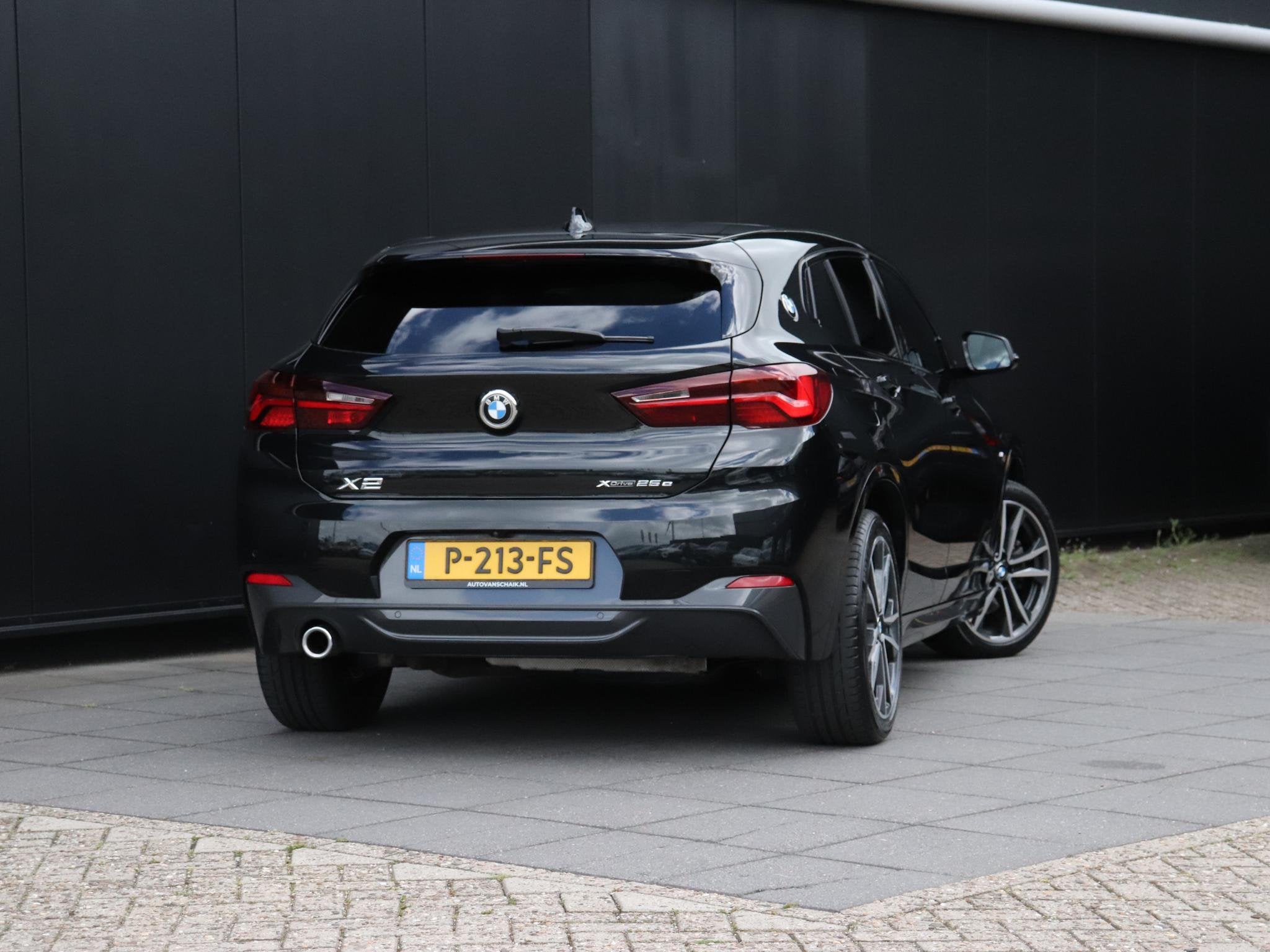 BMW X2 xDrive25e High Executive | M SPORT | LEDER | PANO | S, Auto's, BMW, Automaat, Gebruikt, Euro 6, Zwart