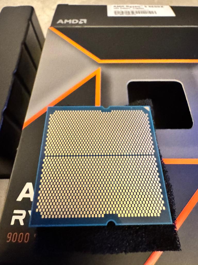 AMD Ryzen 5 9600X CPU (processor), Computers en Software, Ophalen of Verzenden, Zo goed als nieuw, 6-core, 4 Ghz of meer
