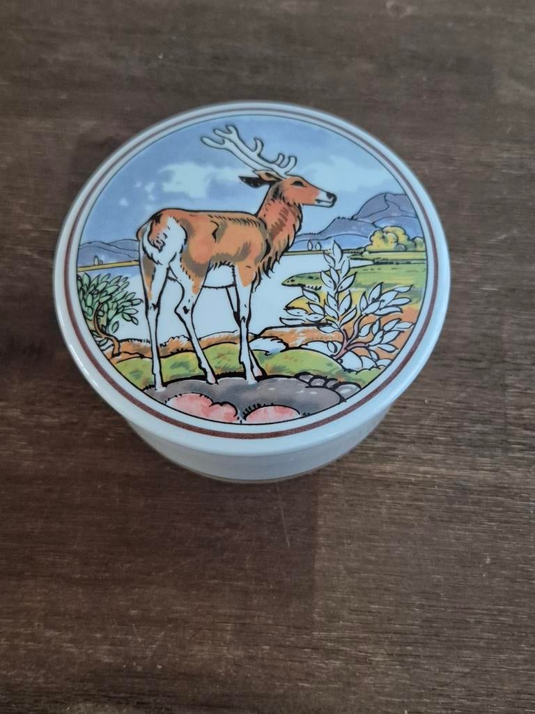 Decoratief schaaltje met hert - Suikerklontjes/Sieraden, Antiek en Kunst, Antiek | Keramiek en Aardewerk, Ophalen of Verzenden