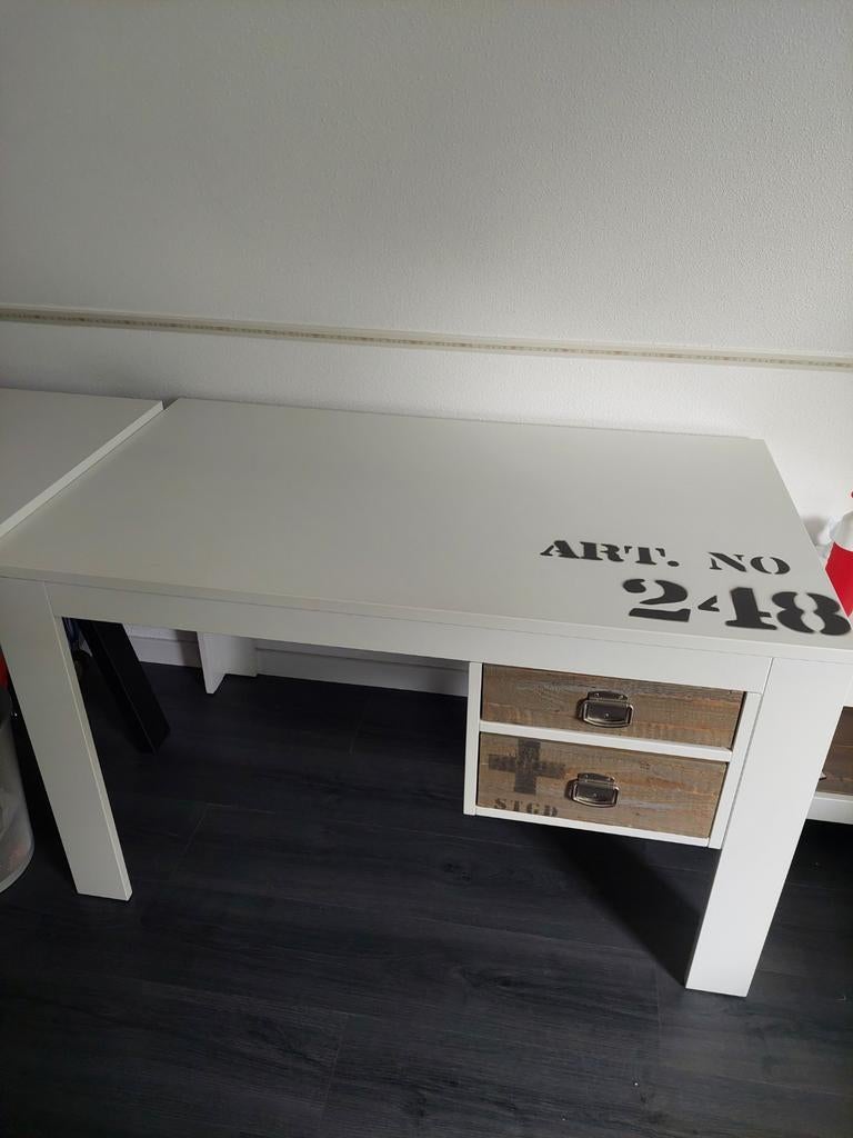 Bureau van Coming Kids, Stapelgoed., Huis en Inrichting, Bureaus, Ophalen, Overige merken, Wit, Kinderbureau