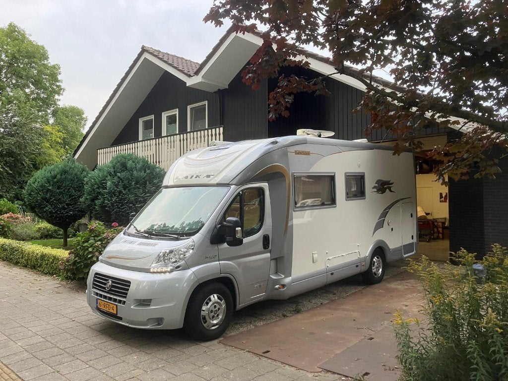 Camper: Laika Kreos 5010 2011, Luifel, Afzuigkap, Ringverwarming, Fiat
