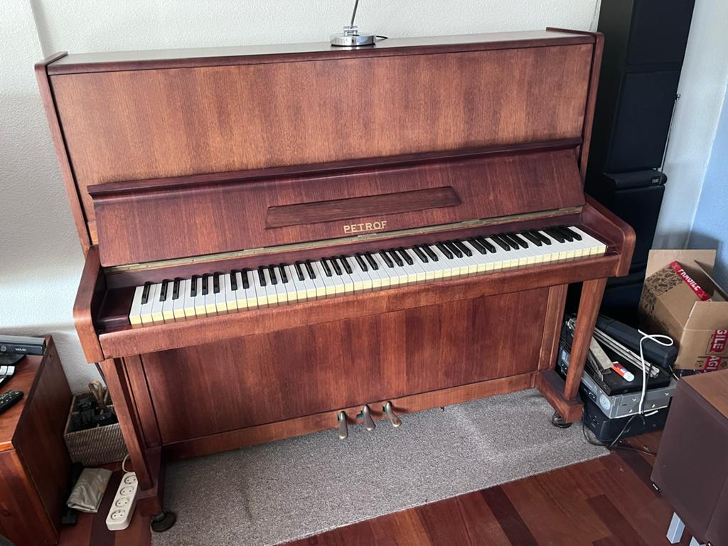 Petrof Piano - Klassiek Houten Model, Muziek en Instrumenten, Piano's, Ophalen, Gebruikt, Bruin, Piano