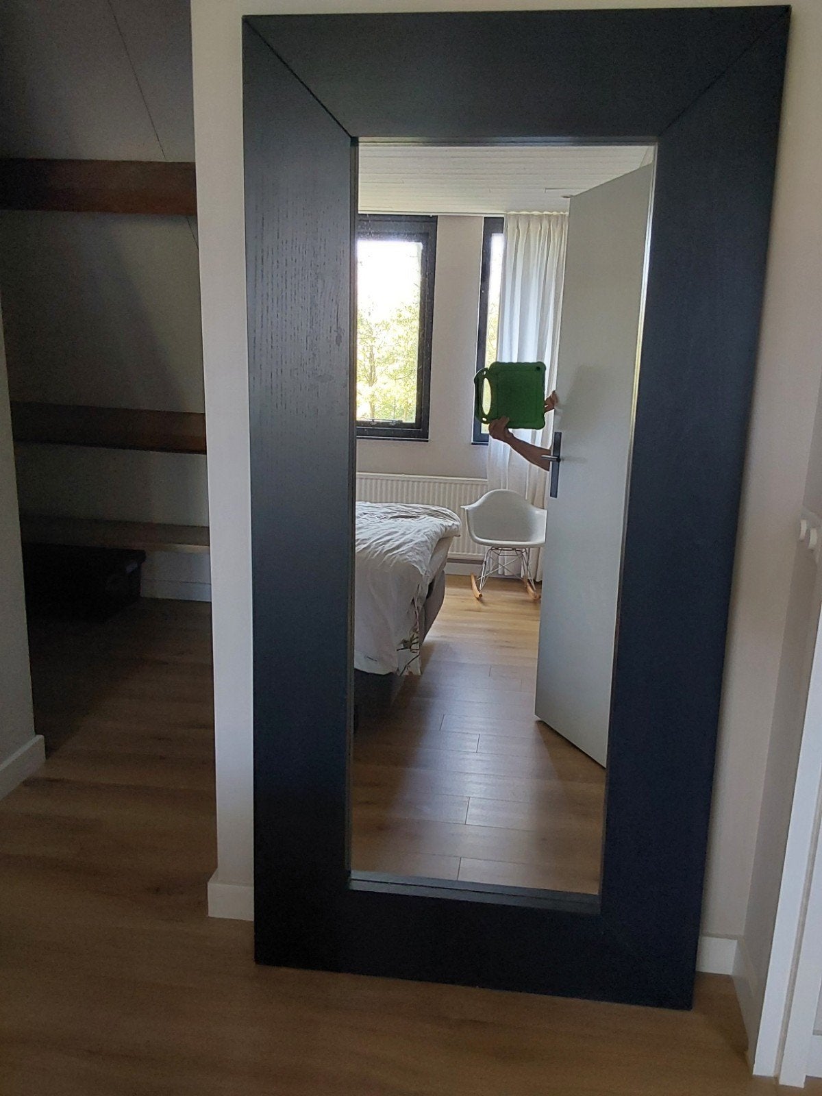 Fijne grote spiegel 94 cm x 190 cm zwart. Ophalen in Hapert, Huis en Inrichting, Woonaccessoires | Spiegels, Ophalen, Zo goed als nieuw