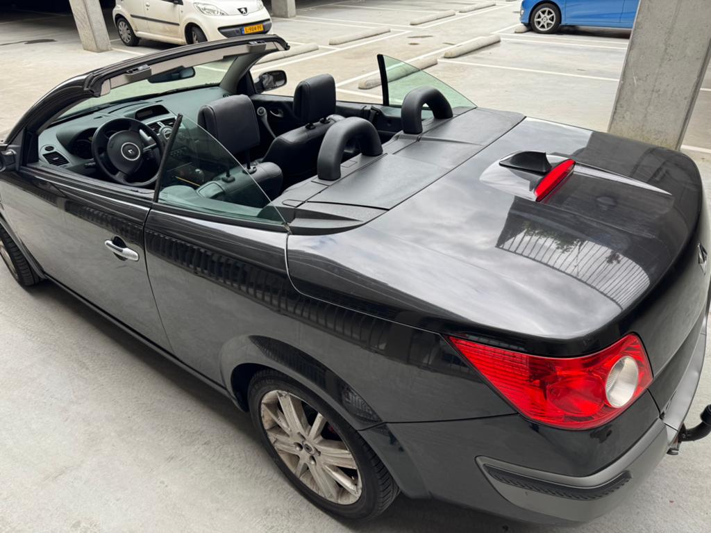 Vol jr APK, Karmann Mégane 2.0 16V Cabrio E 4 2006 Zwart, Voorwielaandrijving, 1998 cc, 4 cilinders, Cabriolet