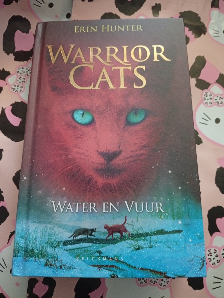 Warrior Cats Water en Vuur - serie 1 deel 2 - Erin Hunter, Boeken, Ophalen of Verzenden, Zo goed als nieuw, Erin Hunter