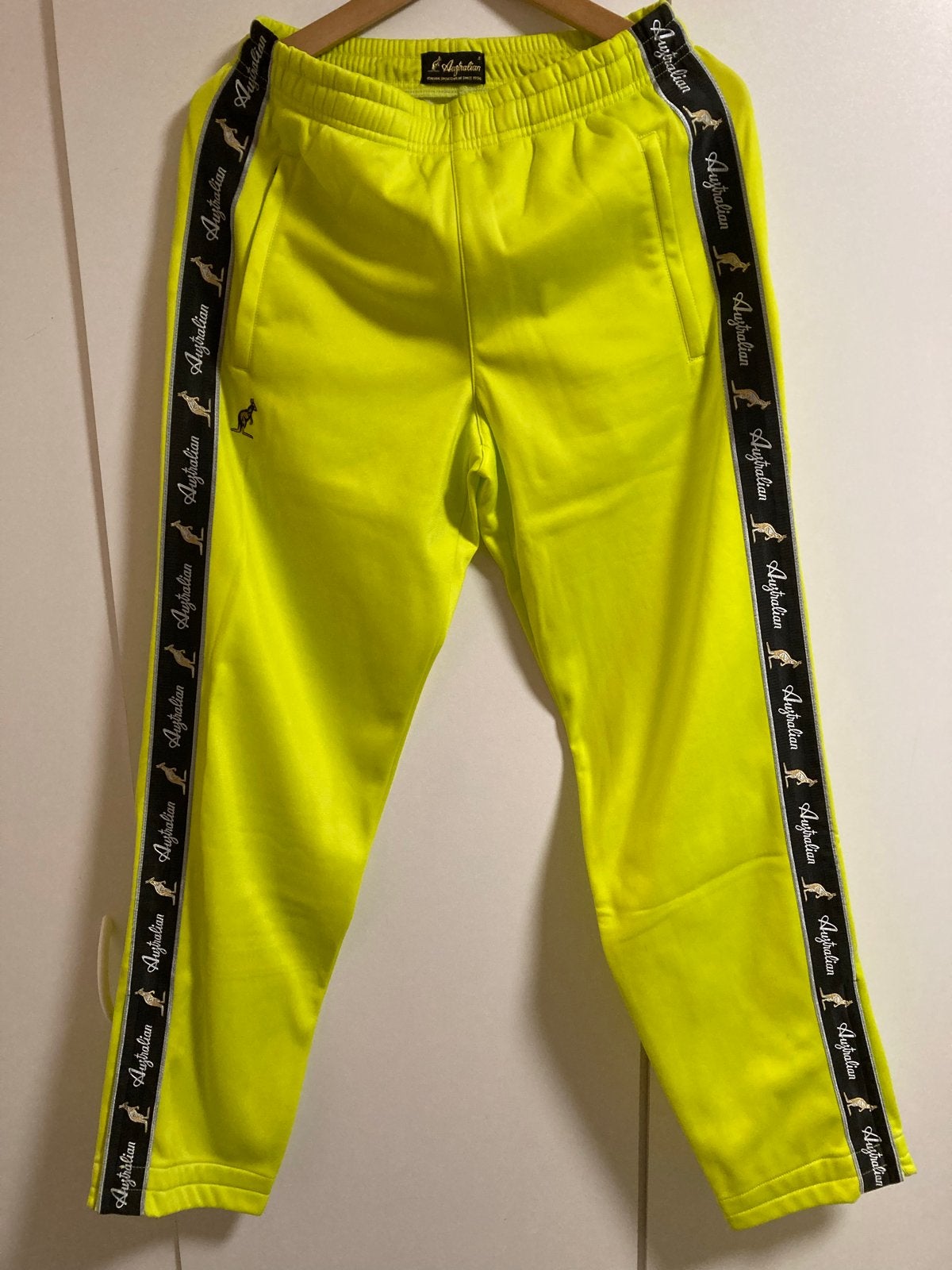 Australian broek maat S neon yellow, Verzenden, Nieuw, Geel