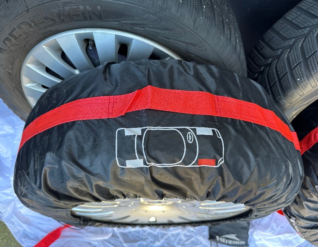 Stalen VW velgen 16 inch, wieldoppen winterbanden Vredestein, Auto diversen, Wieldoppen, Ophalen, Gebruikt