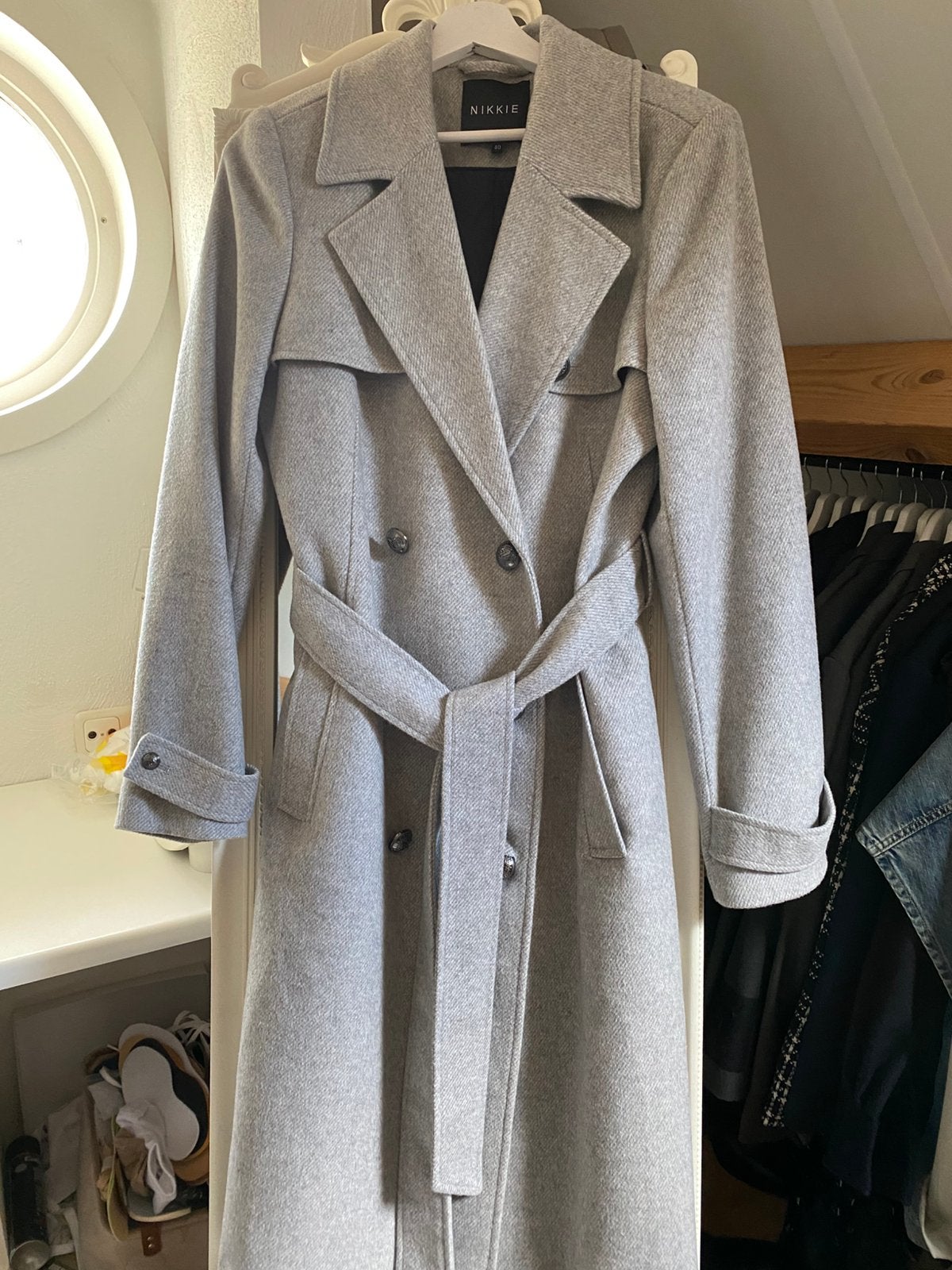 Nikkie jas/mantel splinternieuw, Kleding | Dames, Ophalen of Verzenden, Nieuw, Maat 38/40 (M), Overige kleuren