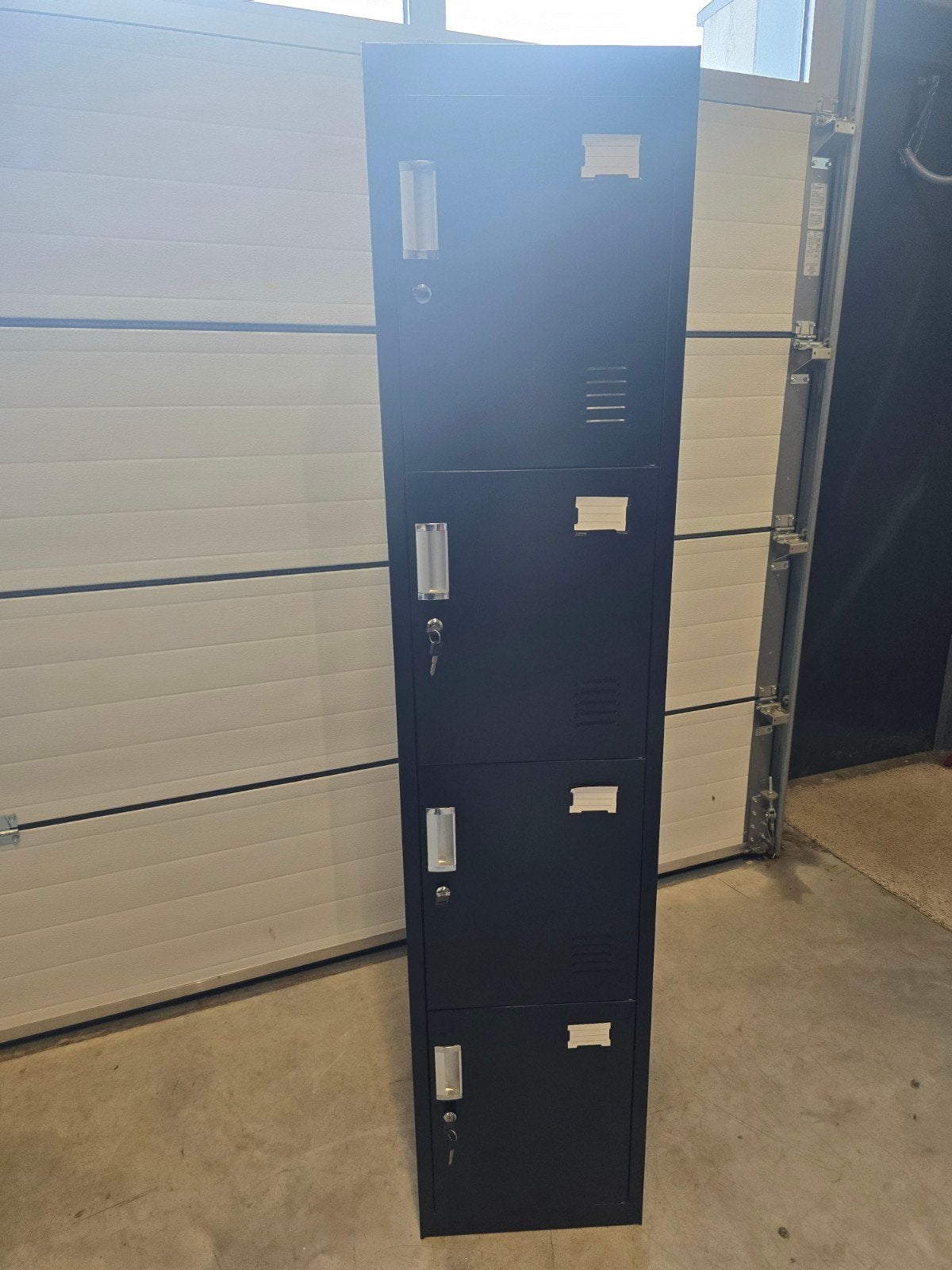 Metalen locker kast zwart met 4 deurtjes, Ophalen, Zo goed als nieuw, Industrieel