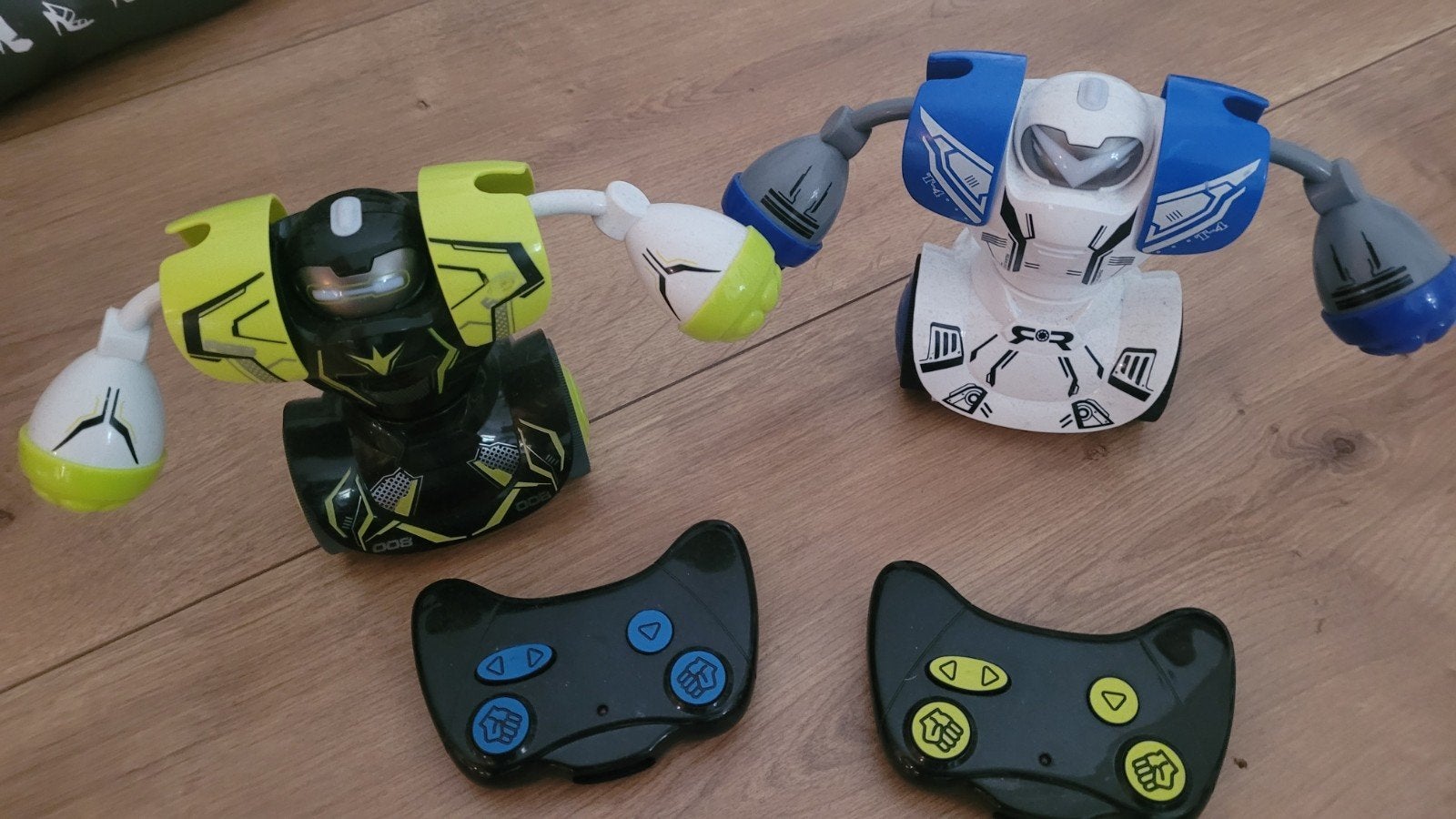 Vechtrobots met afstandsbediening - Set van 2, Kinderen en Baby's, Speelgoed | Actiefiguren, Ophalen, Gebruikt