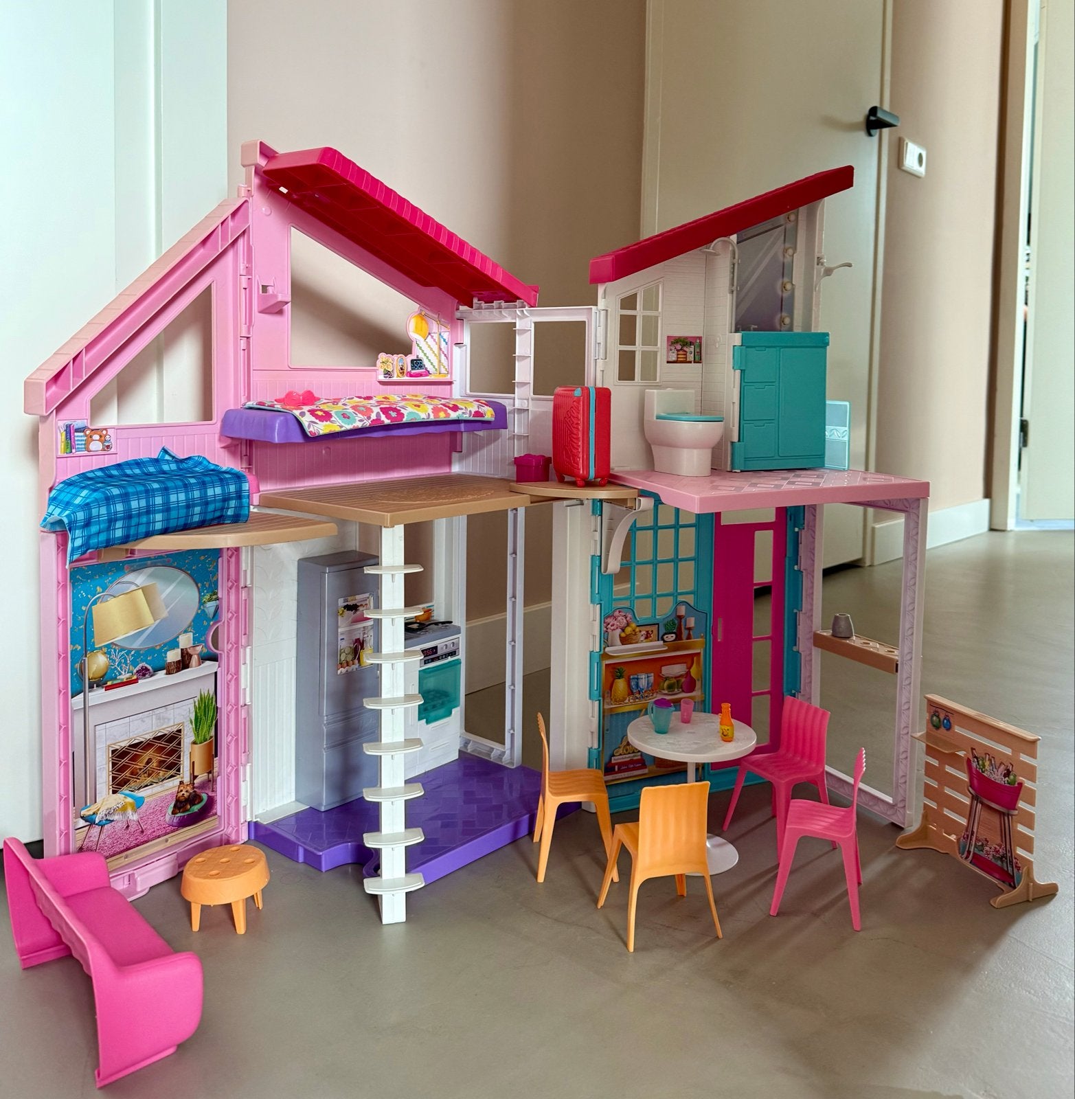 Barbie Droomhuis - Compleet met Meubels en Accessoires, Ophalen, Zo goed als nieuw, Barbie