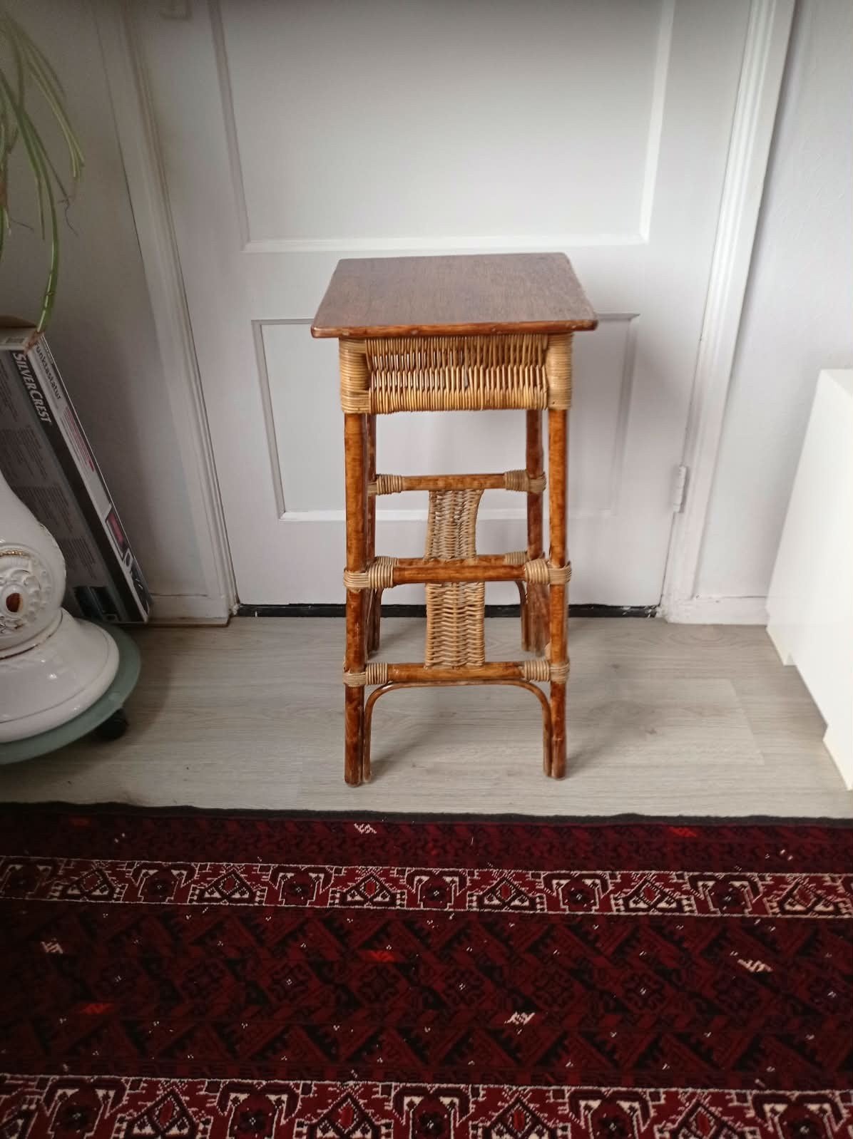 Vintage plantentafel met houten blad en rotan onderstel, Ophalen of Verzenden