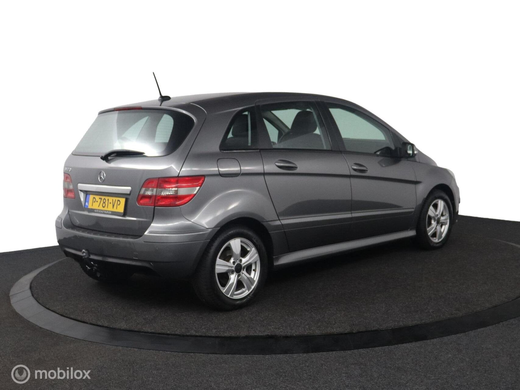 Mercedes B-klasse 180 BlueEFFICIENCY STOELVERW / HALF LEDER, Auto's, Voorwielaandrijving, Gebruikt, Zwart, 4 cilinders
