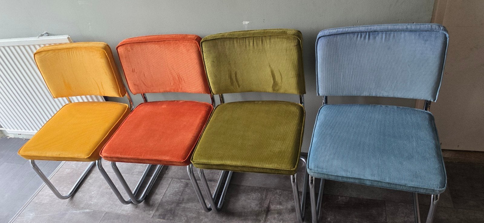 4x Zuiver Ridge Rib buisframe stoel in nette staat, Ophalen, Zo goed als nieuw, Overige kleuren, Vier