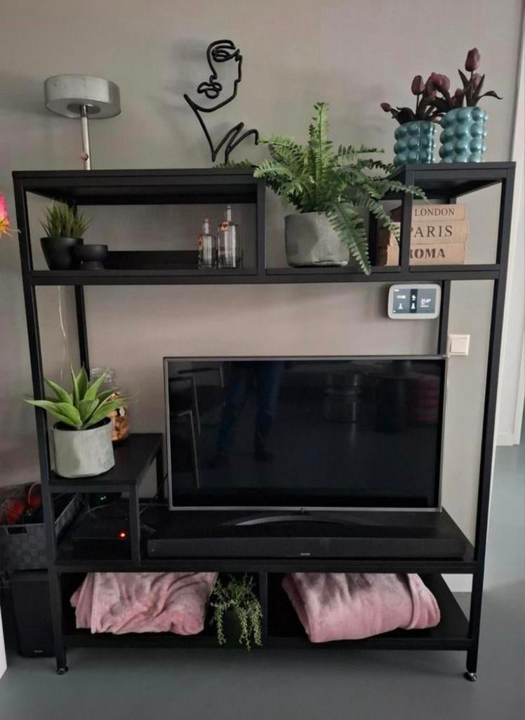 Tv kast, Ophalen
