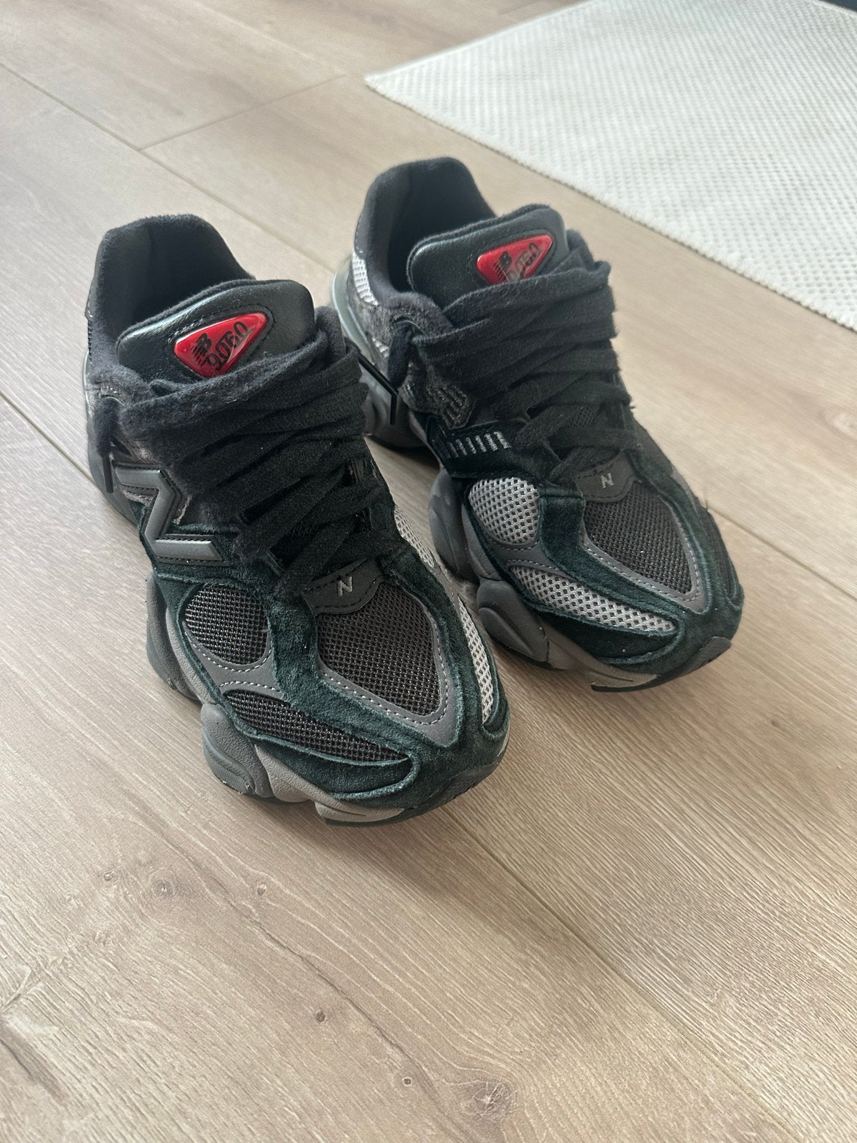 New Balance 9060 Zwarte Sneakers, Kleding | Dames, Ophalen, Zo goed als nieuw, Zwart, Sneakers of Gympen