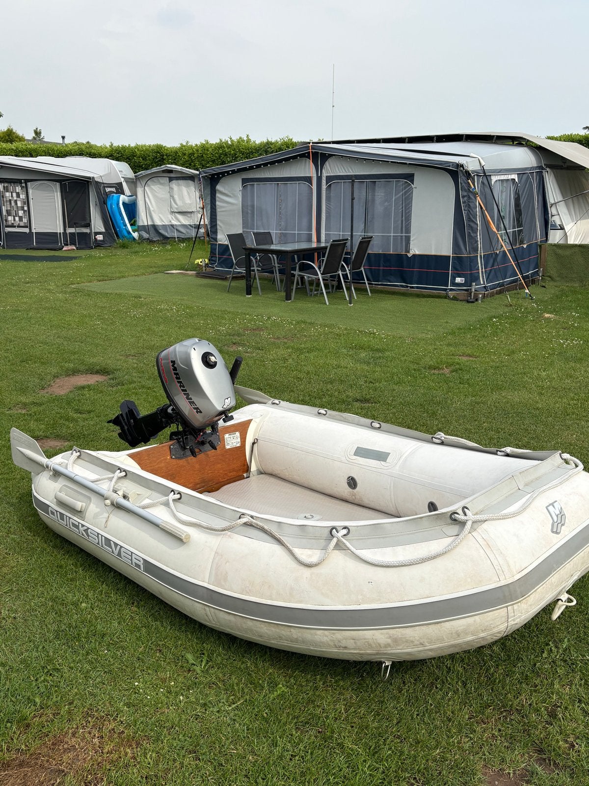 Quicksilver opblaasboot met Mariner 4 pk buitenboordmotor, Ophalen, Gebruikt