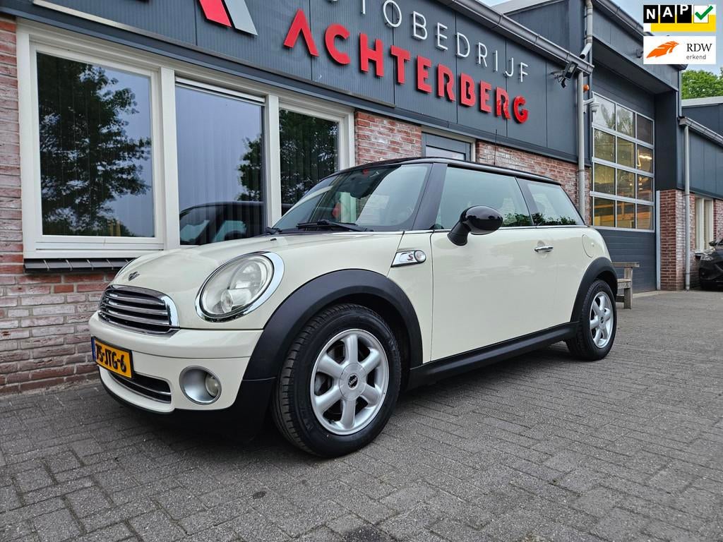 Mini Mini 1.6 Cooper Business Line Automaat! Airco/Clima! Cr, Auto's, 15 km/l, Gebruikt, 750 kg, 4 cilinders