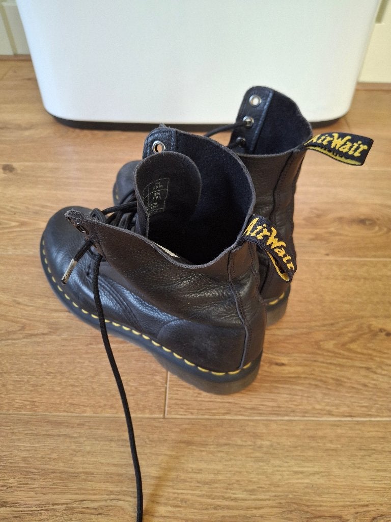 Dr. Martens Schoenen maat 40, Zwart, Ophalen of Verzenden, Dr. Martens, Gedragen