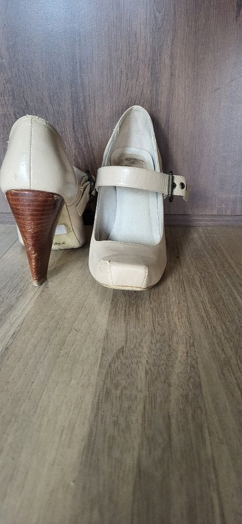 Crèmekleurige Mary Jane pumps met hoge hak – retro model, Beige, Ophalen of Verzenden, Schoenen met hoge hakken, Invito
