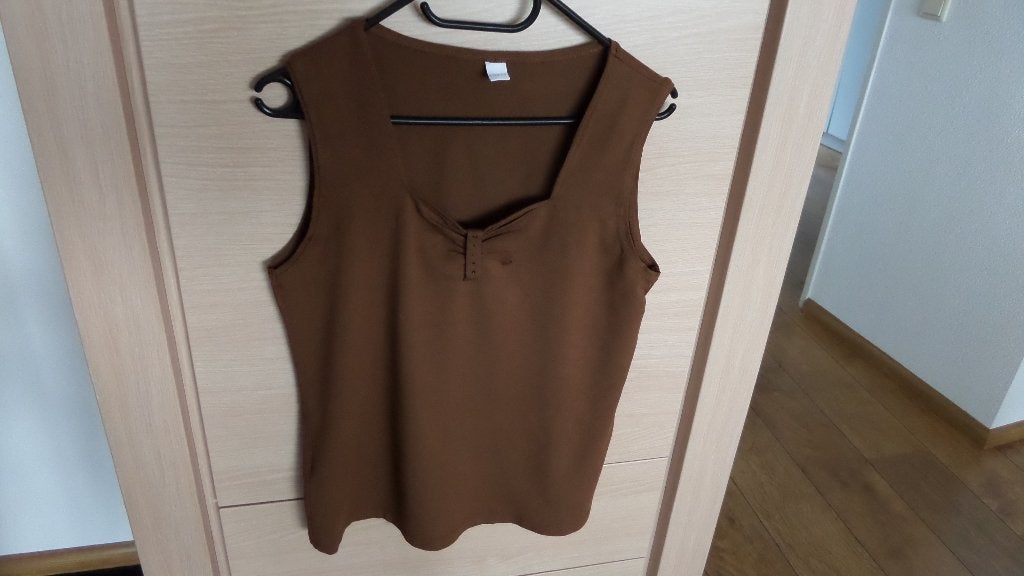 bruine top merk ERFO met strass steentjes maat 40 z.g.a.n., Maat 38/40 (M), Bruin, Erfo, Ophalen of Verzenden