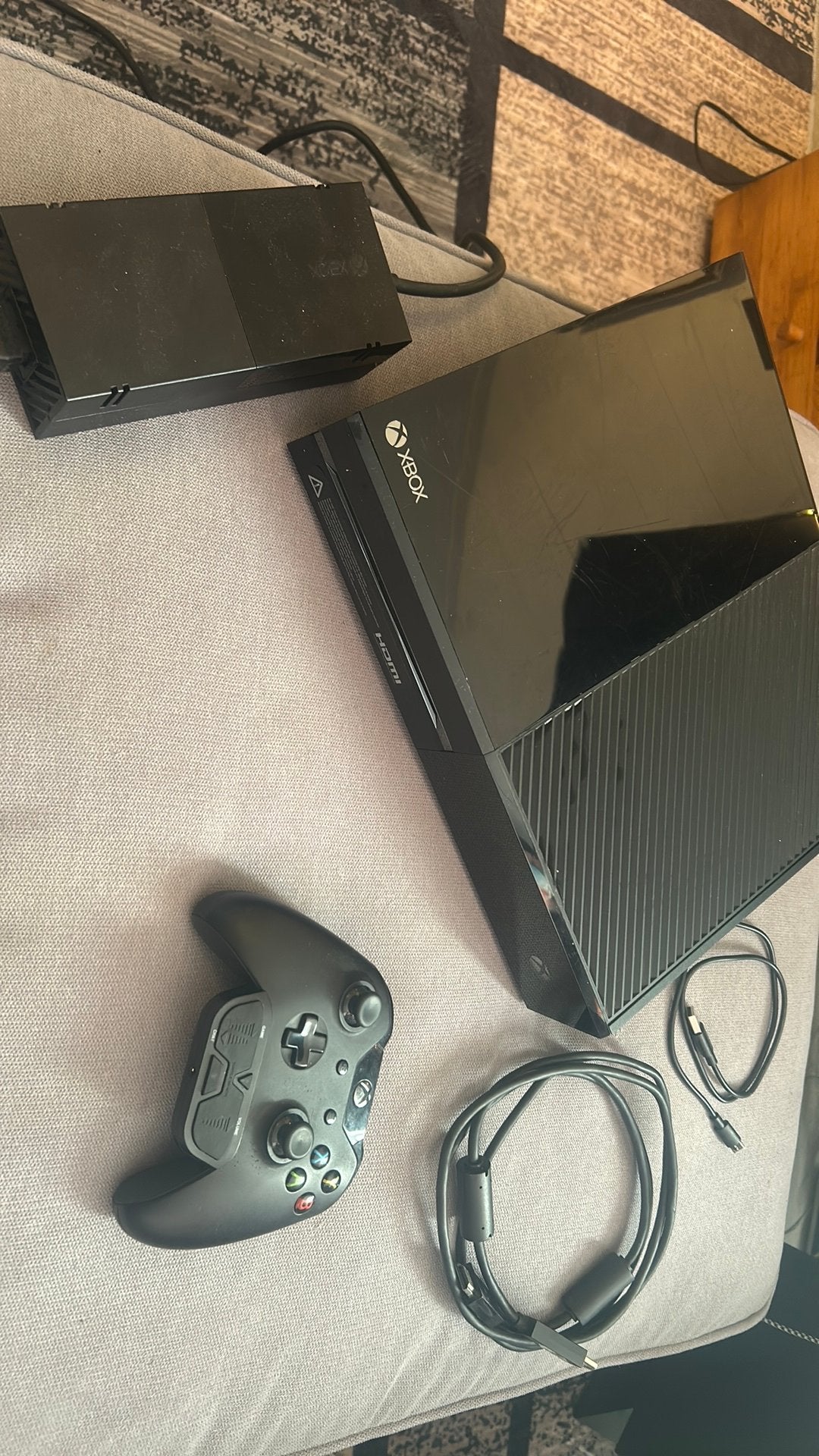 Xbox one inclusief spellen en headset, 1 speler, Ophalen, Zo goed als nieuw, Vanaf 3 jaar