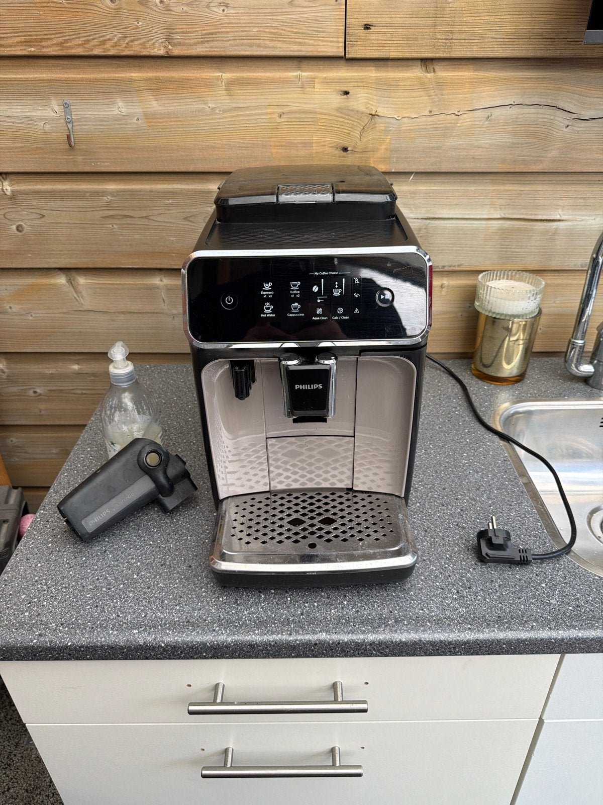 Philips EP2235 Volautomatische Espressomachine, Witgoed en Apparatuur, Koffiezetapparaten, Stoompijpje, Gebruikt, Koffiemachine
