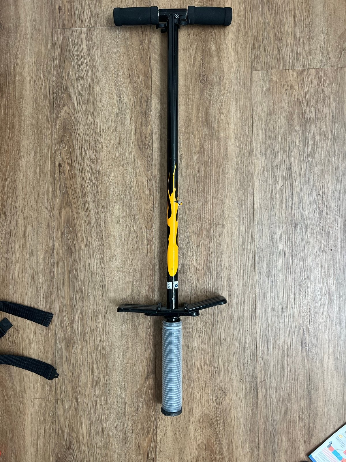 Pogo Stick met vlammen design, Kinderen en Baby's, Speelgoed | Buiten | Actiespeelgoed, Ophalen of Verzenden, Gebruikt