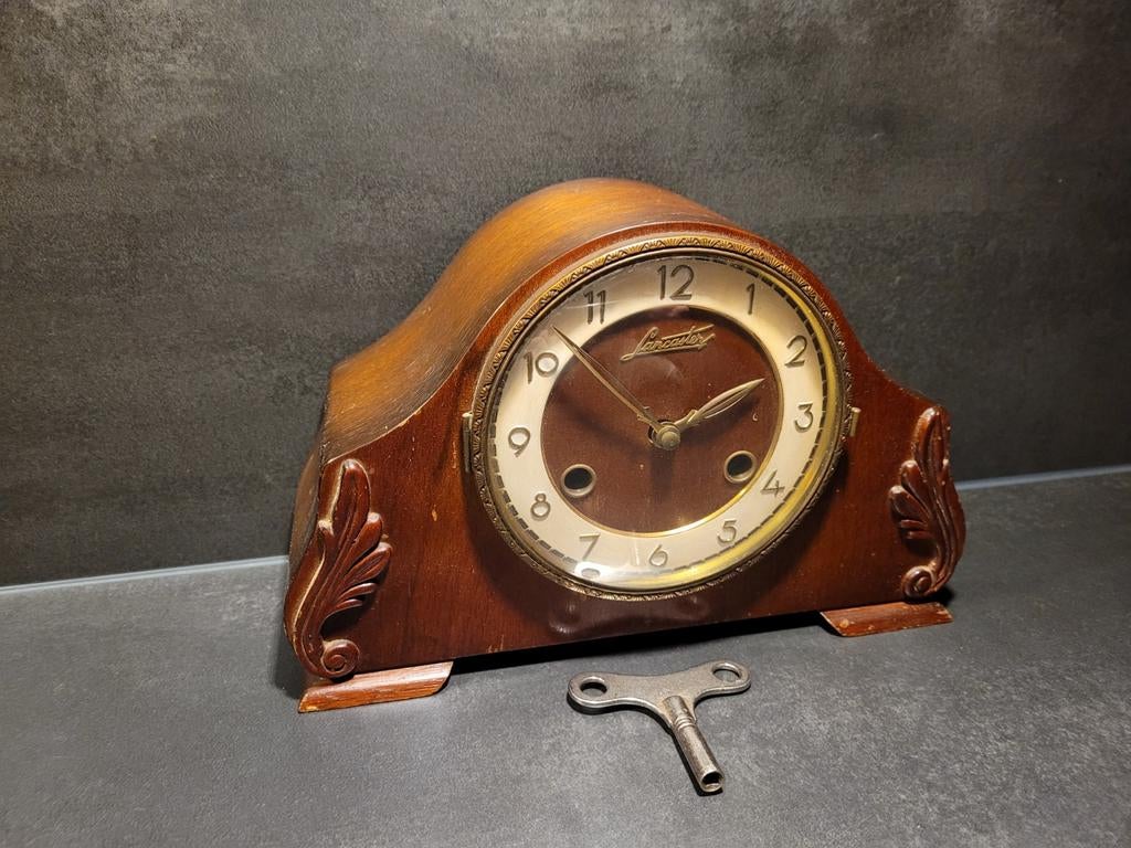 antieke Lancaster schouwklok in Amsterdamse School stijl, Ophalen of Verzenden, Wandklok