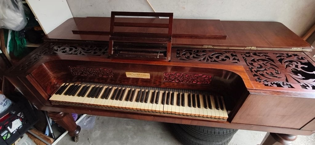 Antieke tafelpiano John Broadwood & Sons London, Muziek en Instrumenten, Piano's, Gebruikt, Piano, Bruin, Hoogglans, Ophalen