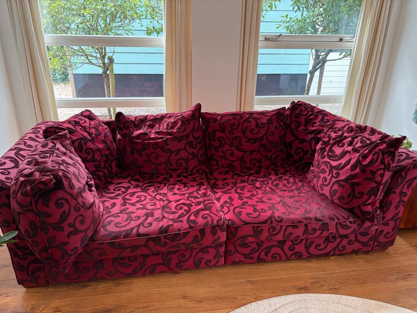 Comfortabele rode bank met barokprint, Ophalen, Gebruikt, 100 tot 125 cm, Driepersoons