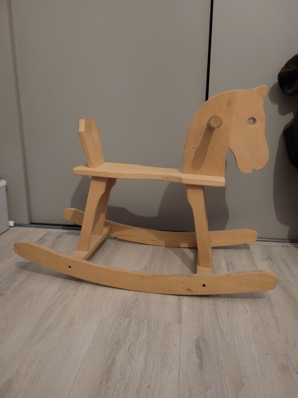 Blank houten hobbelpaard voor kinderkamer, Ophalen, Zo goed als nieuw